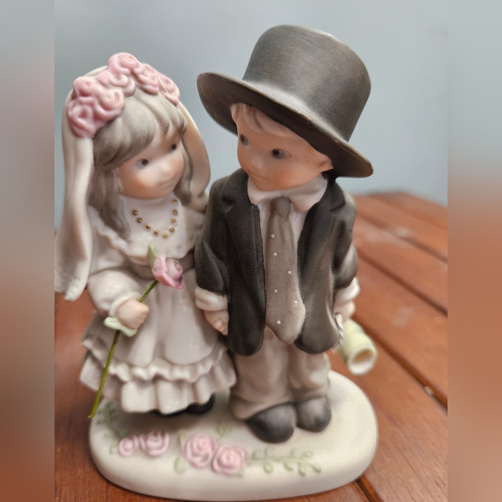 Just married figurine